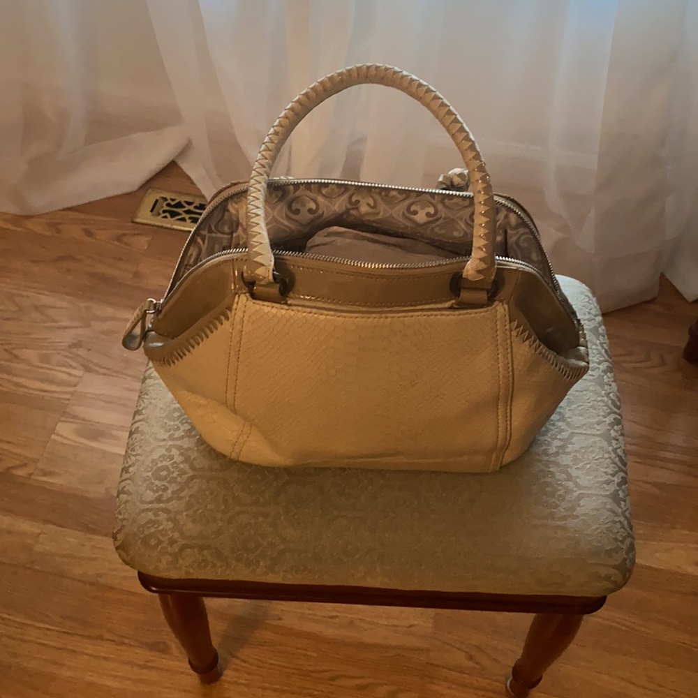 Handbag - Picture 2 of 4